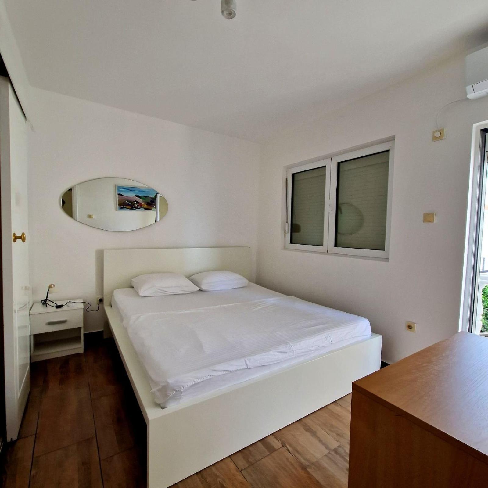 Hortus Apartments Sveti Stefan Bagian luar foto